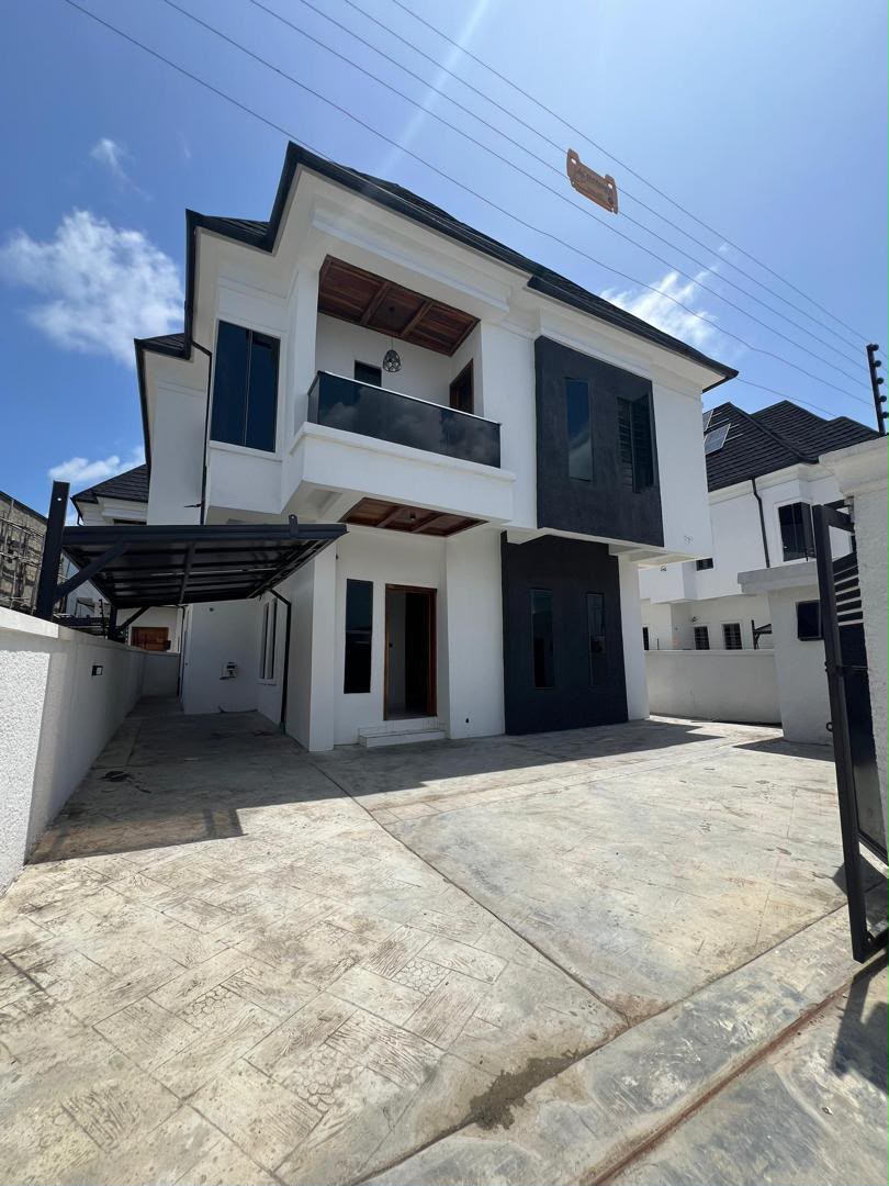 luxuries newly built 4bedroom fully detached duplex with boys quarters is Currently Available located in orchid road Lekki Lagos. — photograph 9