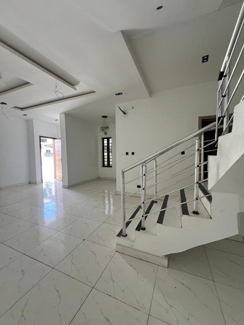 luxuries newly built 4bedroom fully detached duplex with boys quarters is Currently Available located in orchid road Lekki Lagos. — photograph 7