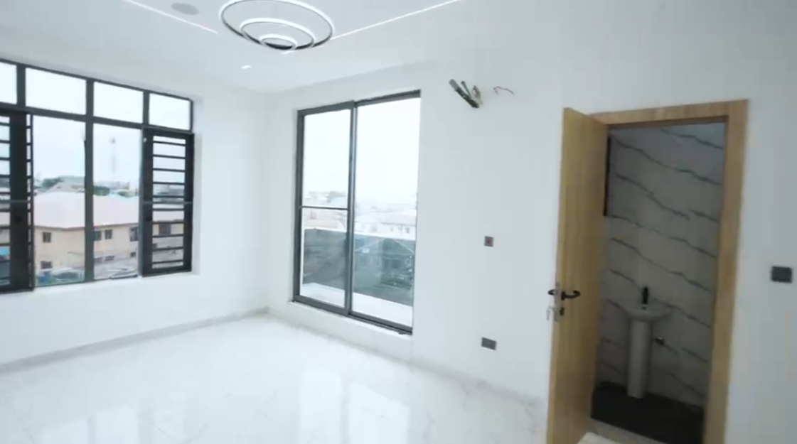 Brand new all-ensuite 2-bedroom Apartment with high-quality finishing. — photograph 7