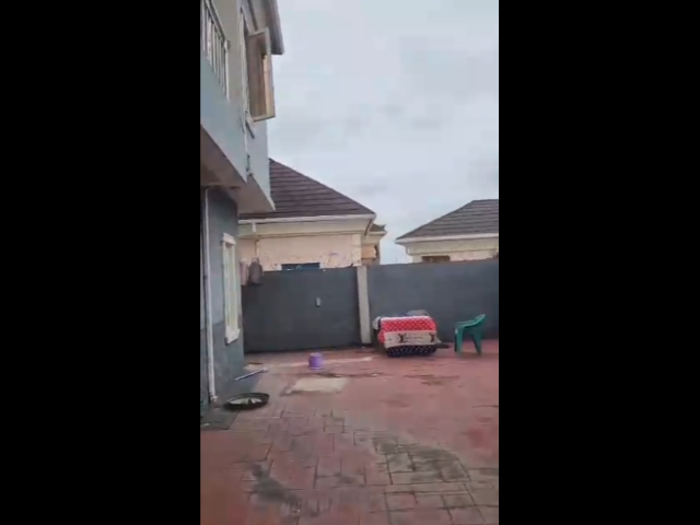 WELL MAINTAINED 4-BEDROOM SEMI DETACHED DUPLEX WITH A ROOM BQ — photograph 4