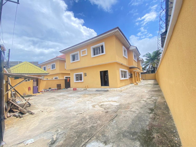 Newly renovated 2 bedroom flat