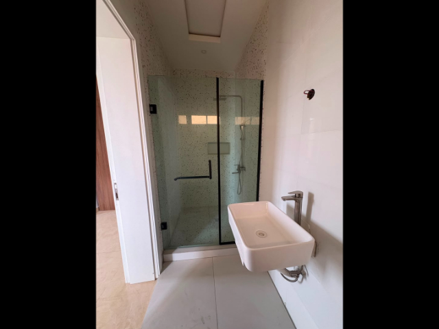 5 Bedroom detached with 2BQ — photograph 5