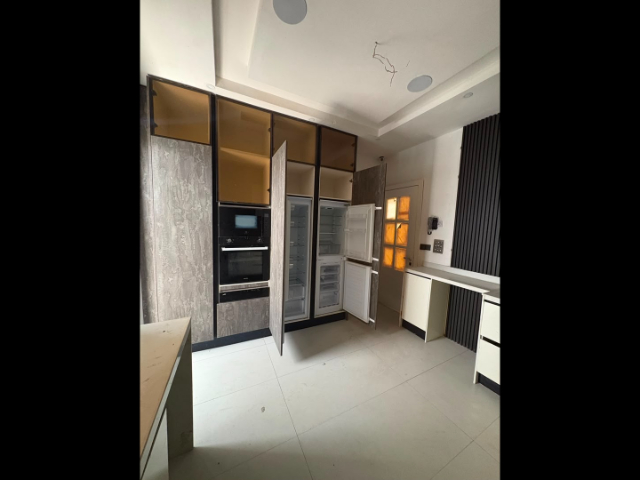 5 Bedroom detached with 2BQ — photograph 6