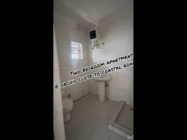 2-BEDROOM FLAT HOUSE UPSTAIRS — photograph 4