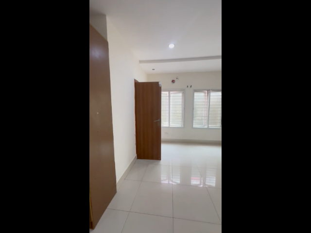 Spacious and clean 2 bedroom apartment for rent (upstairs) — photograph 6
