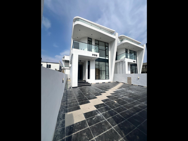 4 Bedroom fully detached