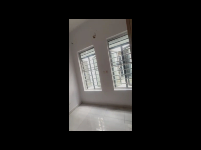 Brand New Spacious Room Upstairs With a Shared Fitted kitchen — photograph 4